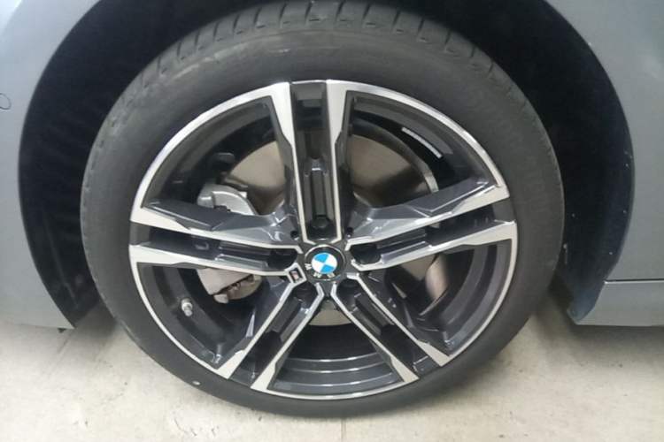 Used BMW 2 Series 2023 Facelifted 225i Four-Door Coupe M Sport Night Edition Package Left Front Wheel Hub