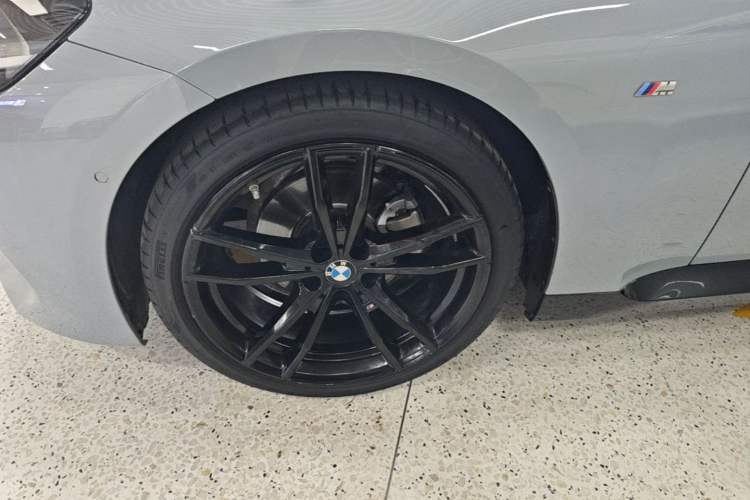 Used BMW 2 Series 2023 225i M Sport Night Edition Package Left Front Wheel Hub