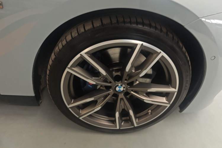 Used BMW 2 Series 2023 M240i Right Front Wheel Hub