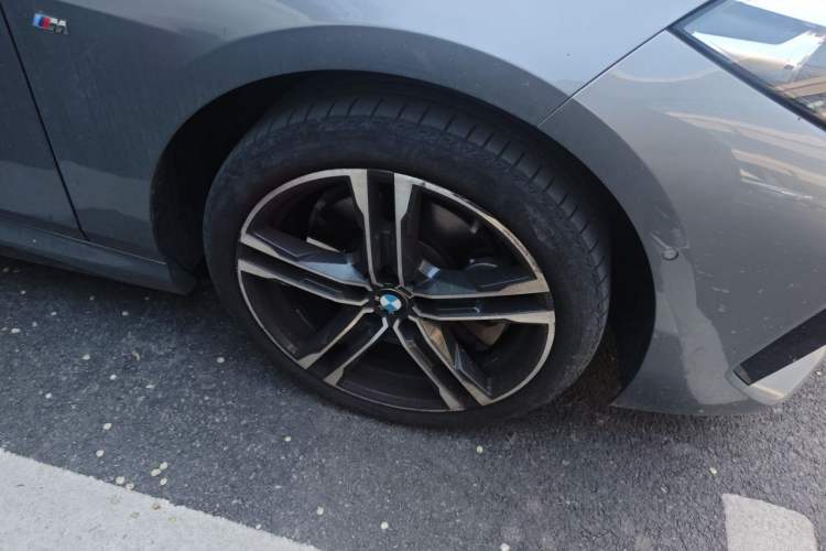 Used BMW 2 Series 2023 225i Four-Door Coupe M Sport Package Right Front Wheel Hub