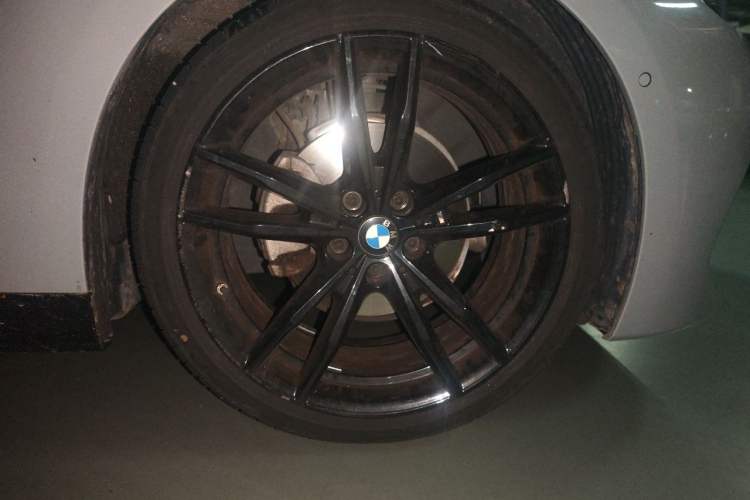Used BMW 2 Series 2023 225i M Sport Night Edition Package Right Front Wheel Hub