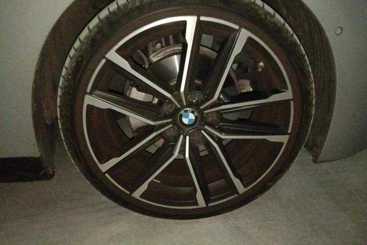 Used BMW 2 Series 2023 225i M Sport Night Edition Package Right Front Wheel Hub