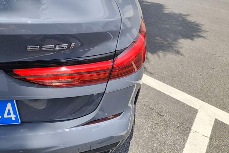 Used BMW 2 Series 2023 225i Four-Door Coupe M Sport Package Right Rear Taillight
