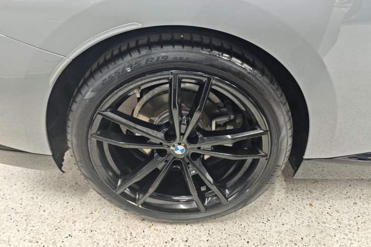 Used BMW 2 Series 2023 225i M Sport Night Edition Package Right Rear Wheel Hub