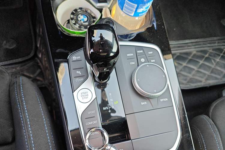 Used BMW 2 Series 2023 225i Four-Door Coupe M Sport Shadowline Package Gear Lever