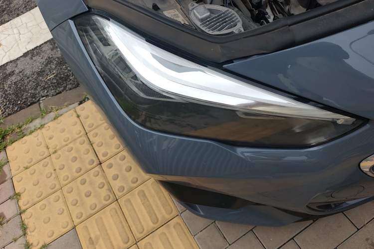 Used BMW 2 Series 2023 225i Four-Door Coupe M Sport Package Right Front Headlight