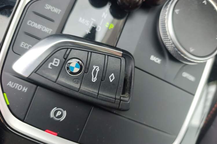 Used BMW 2 Series 2023 225i Four-Door Coupe M Sport Package Vehicle Key