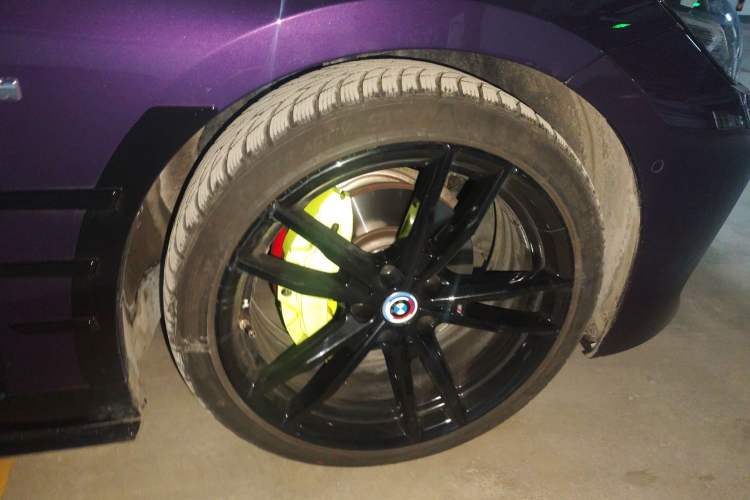 Used BMW 2 Series 2023 225i M Sport Night Edition Package Right Front Wheel Hub
