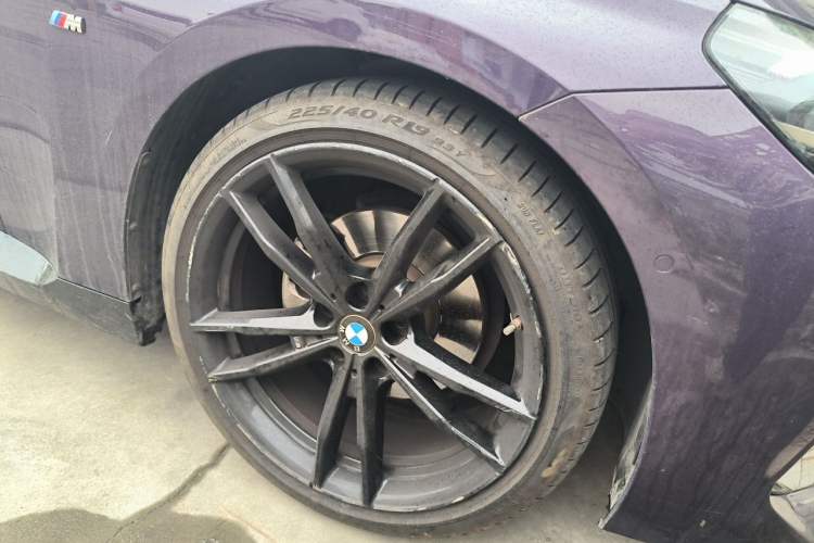 Used BMW 2 Series 2023 225i M Sport Night Edition Package Right Front Wheel Hub