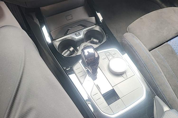 Used BMW 2 Series 2023 225i Four-Door Coupe M Sport Shadowline Package Gear Lever