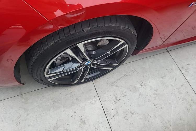 Used BMW 2 Series 2023 225i Four-Door Coupe M Sport Shadowline Package Left Front Wheel Hub