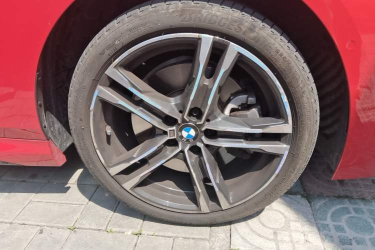 Used BMW 2 Series 2023 225i Four-Door Coupe M Sport Package Right Front Wheel Hub