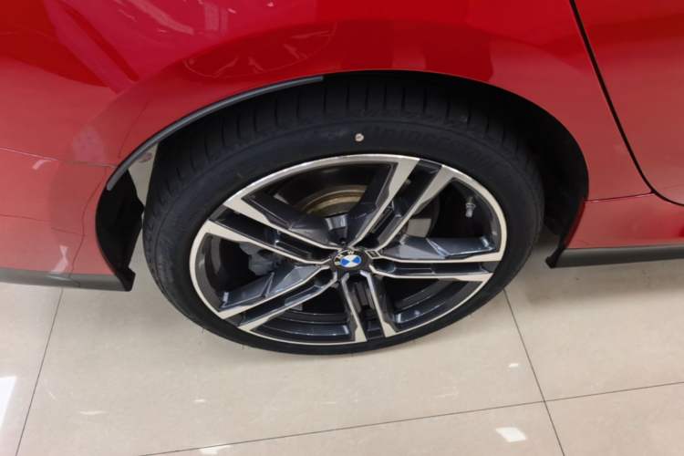 Used BMW 2 Series 2023 225i Four-Door Coupe M Sport Package Right Rear Wheel Hub