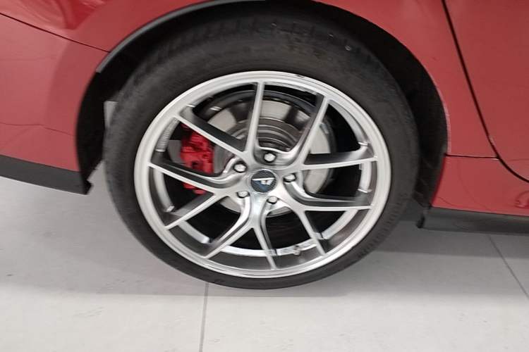 Used BMW 2 Series 2023 225i Four-Door Coupe M Sport Package Right Rear Wheel Hub