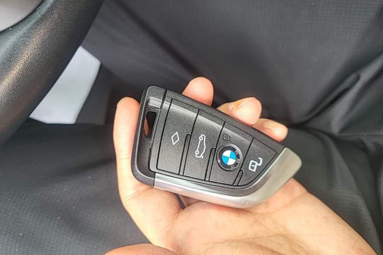 Used BMW 2 Series 2023 225i Four-Door Coupe M Sport Shadowline Package Vehicle Key