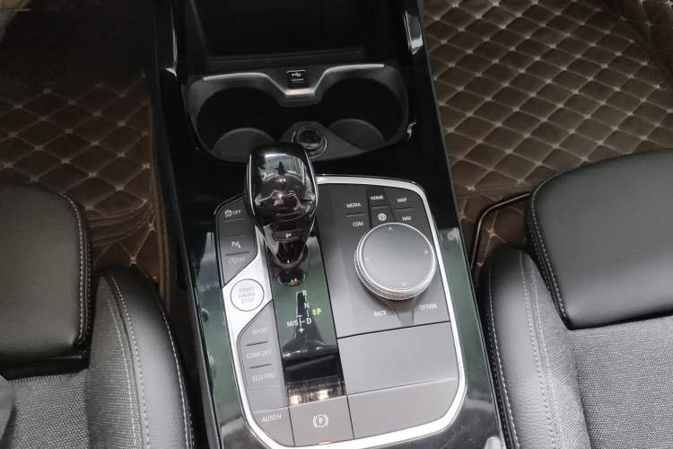 Used BMW 2 Series 2023 225i Four-Door Coupe M Sport Package Gear Lever