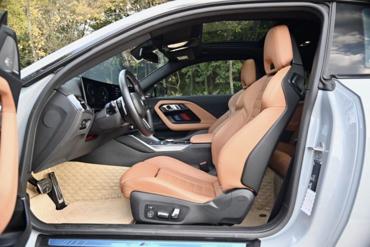 Used BMW 2 Series 2023 M240i Interior 3