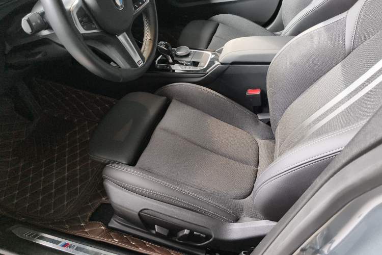 Used BMW 2 Series 2023 225i Four-Door Coupe M Sport Package Left Front Seat
