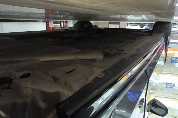 Used BMW 2 Series 2023 225i Four-Door Coupe M Sport Package Left Side Sill