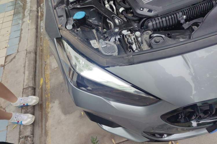 Used BMW 2 Series 2023 225i Four-Door Coupe M Sport Shadowline Package Right Front Headlight