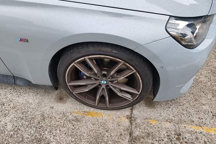 Used BMW 2 Series 2023 225i M Sport Night Edition Package Right Front Wheel Hub