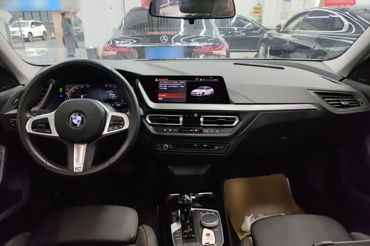 Used BMW 2 Series 2023 225i Four-Door Coupe M Sport Package Center Console