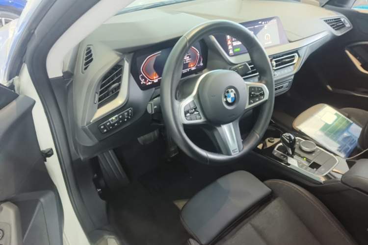 Used BMW 2 Series 2023 225i Four-Door Coupe M Sport Package Center Console