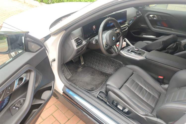Used BMW 2 Series 2023 M240i Driver Seat