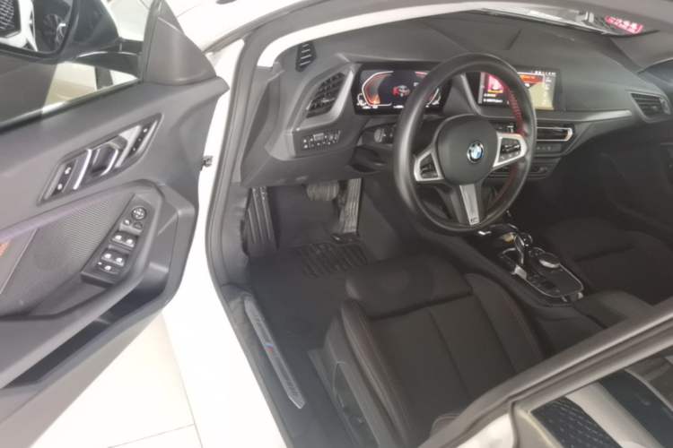 Used BMW 2 Series 2023 225i Four-Door Coupe M Sport Package Driver Seat