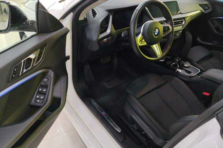 Used BMW 2 Series 2023 225i Four-Door Coupe M Sport Package Driver Seat
