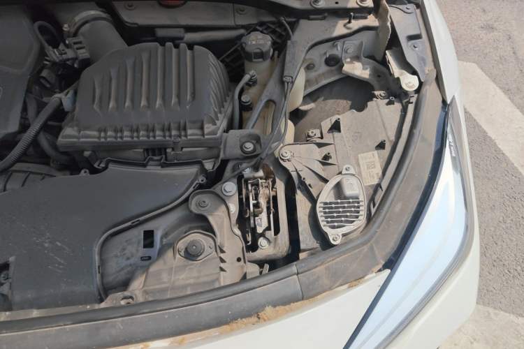 Used BMW 2 Series 2023 225i Four-Door Coupe M Sport Package Engine Bay Left