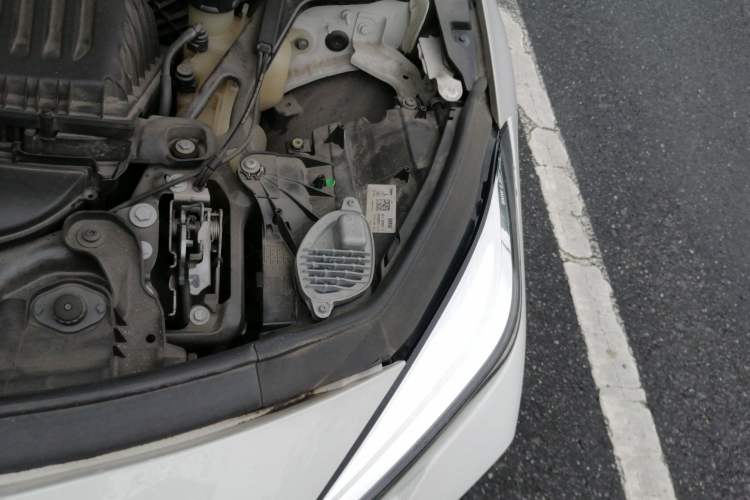 Used BMW 2 Series 2023 225i Four-Door Coupe M Sport Package Engine Bay Left