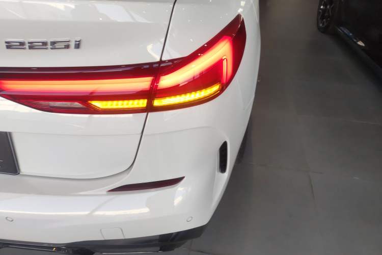 Used BMW 2 Series 2023 225i Four-Door Coupe M Sport Package Exterior 6