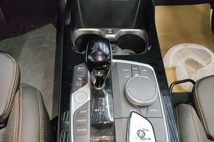 Used BMW 2 Series 2023 225i Four-Door Coupe M Sport Package Gear Lever
