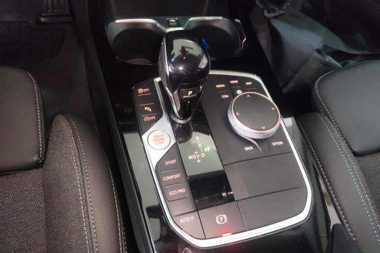 Used BMW 2 Series 2023 225i Four-Door Coupe M Sport Package Gear Lever