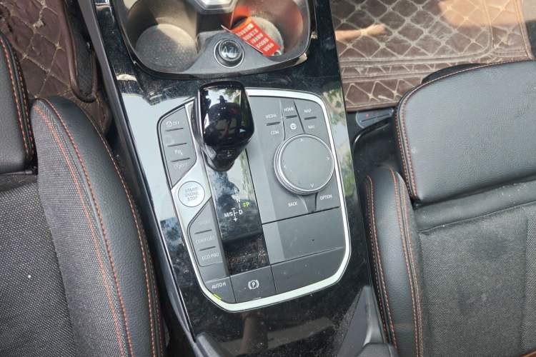 Used BMW 2 Series 2023 225i Four-Door Coupe M Sport Package Gear Lever