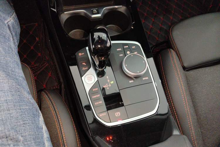 Used BMW 2 Series 2023 225i Four-Door Coupe M Sport Package Gear Lever