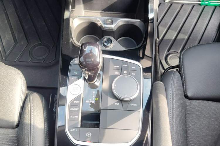 Used BMW 2 Series 2023 225i Four-Door Coupe M Sport Package Gear Lever