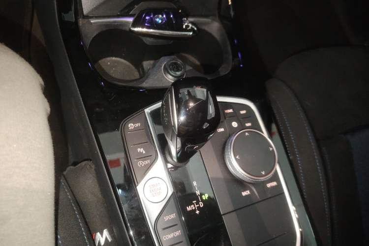 Used BMW 2 Series 2023 Facelifted 225i Four-Door Coupe M Sport Night Edition Package Gear Lever