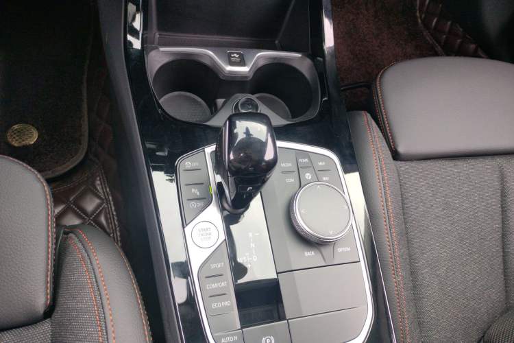 Used BMW 2 Series 2023 225i Four-Door Coupe M Sport Package Gear Lever