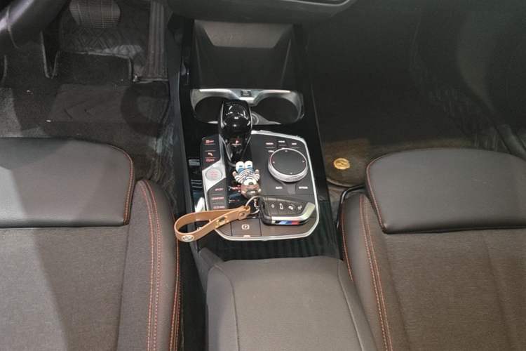 Used BMW 2 Series 2023 225i Four-Door Coupe M Sport Package Gear Lever