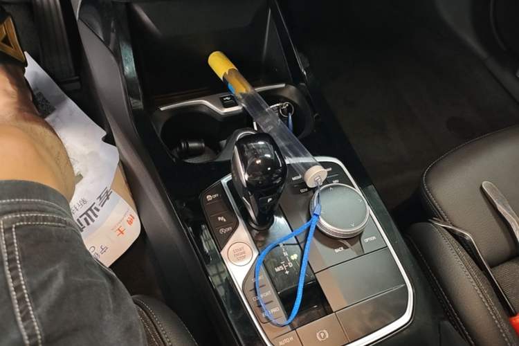Used BMW 2 Series 2023 225i Four-Door Coupe M Sport Package Gear Lever