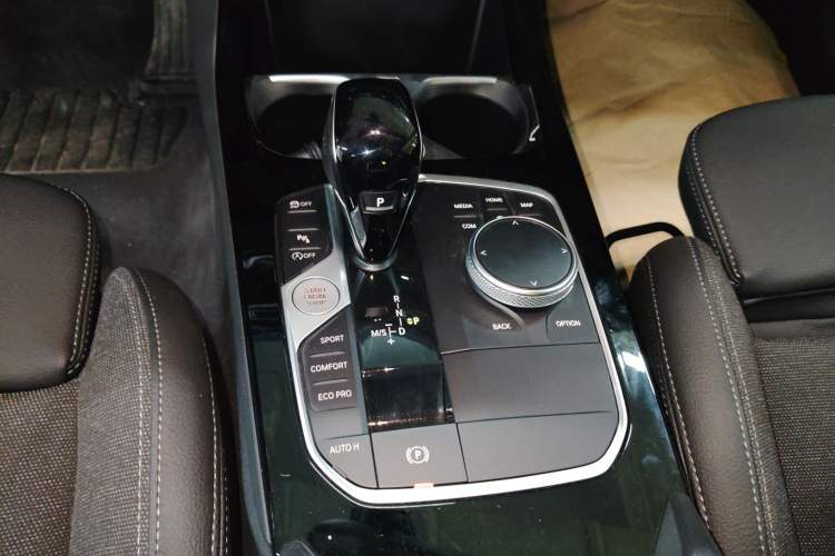 Used BMW 2 Series 2023 225i Four-Door Coupe M Sport Package Gear Lever