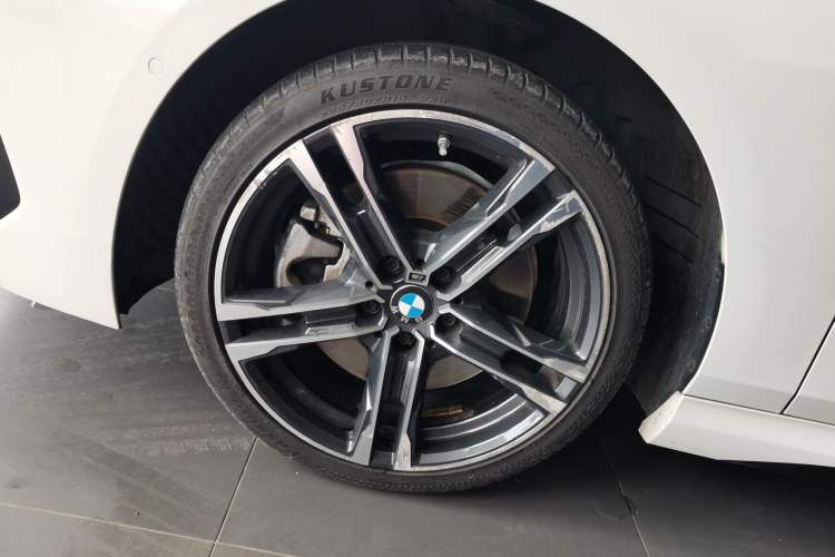 Used BMW 2 Series 2023 225i Four-Door Coupe M Sport Package Left Front Wheel Hub