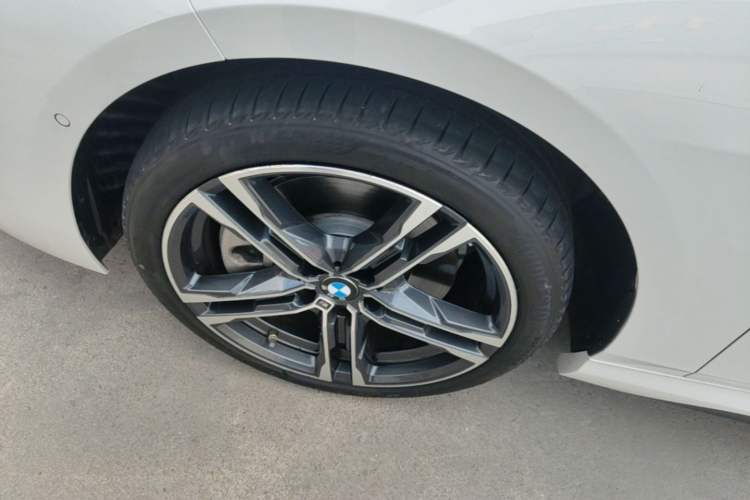 Used BMW 2 Series 2023 225i Four-Door Coupe M Sport Package Left Front Wheel Hub