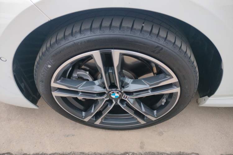 Used BMW 2 Series 2023 225i Four-Door Coupe M Sport Package Left Front Wheel Hub