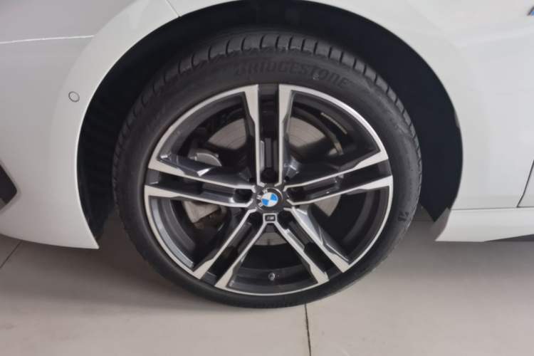Used BMW 2 Series 2023 225i Four-Door Coupe M Sport Package Left Front Wheel Hub