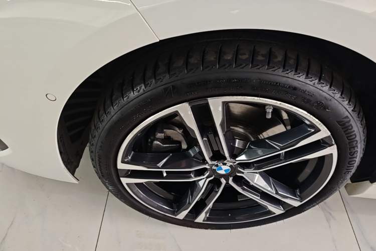 Used BMW 2 Series 2023 225i Four-Door Coupe M Sport Package Left Front Wheel Hub
