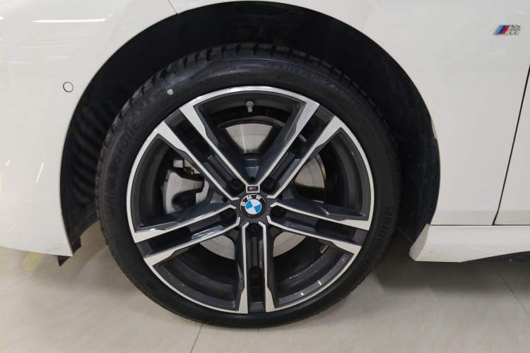 Used BMW 2 Series 2023 225i Four-Door Coupe M Sport Package Left Front Wheel Hub