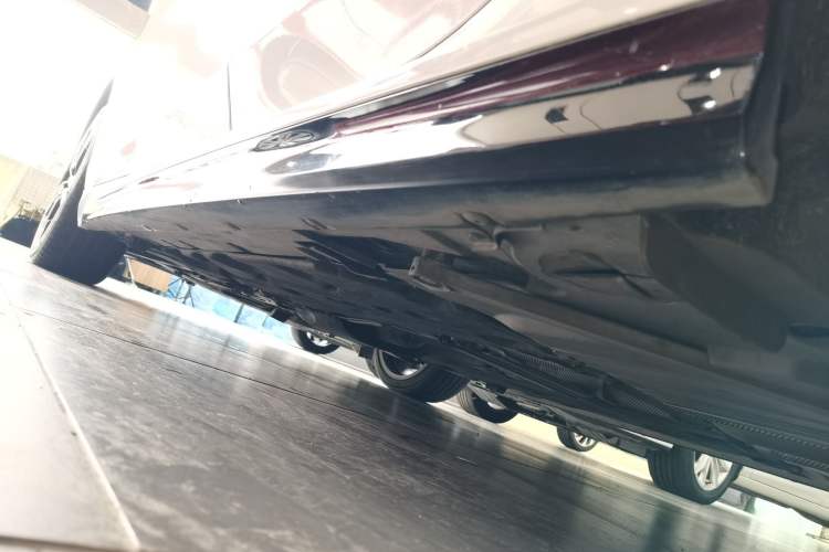 Used BMW 2 Series 2023 225i Four-Door Coupe M Sport Package Left Side Sill